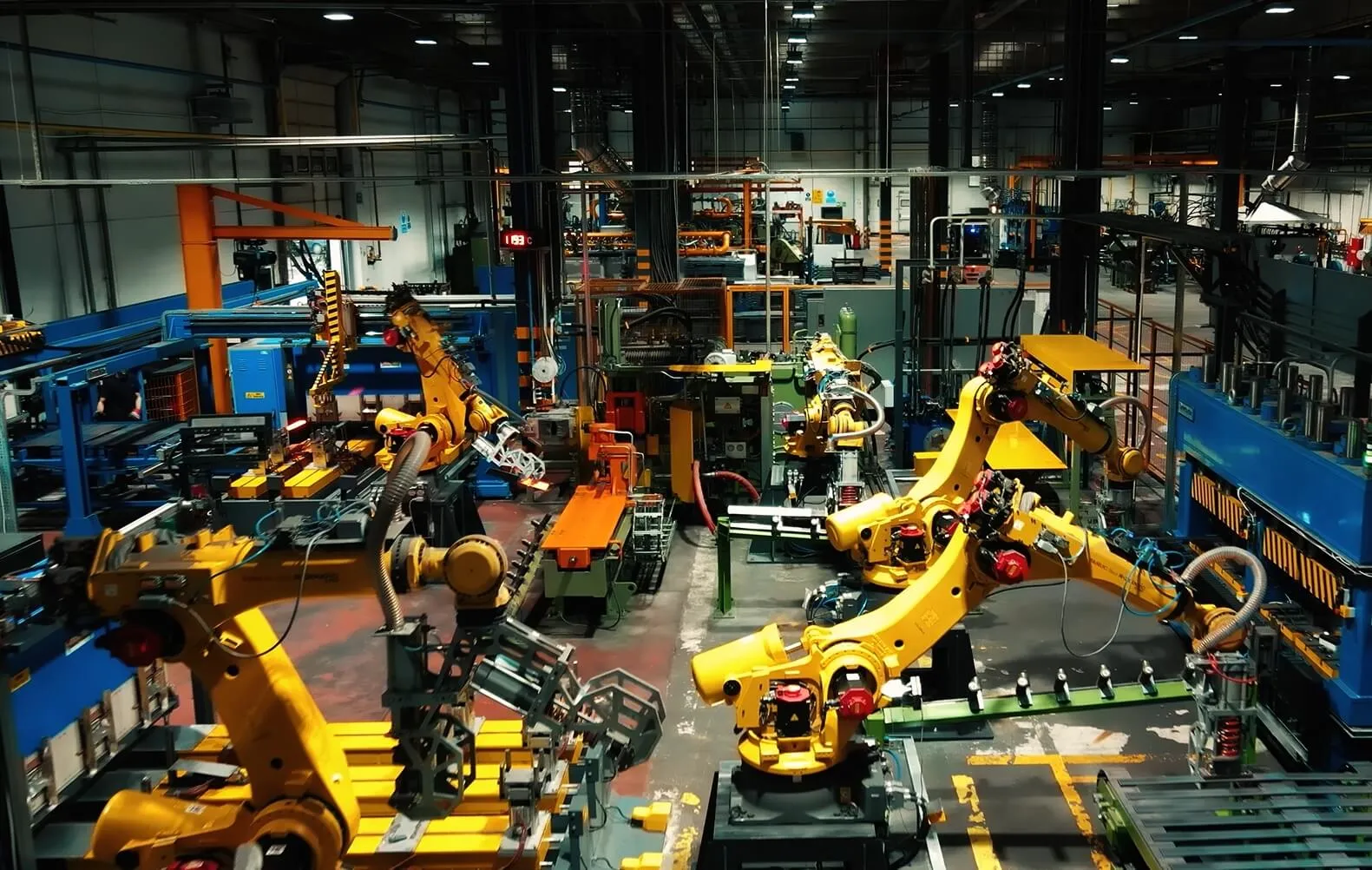 Çelikyay’ın robotlu yay üretim hattı